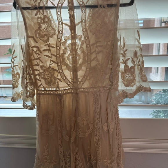 Wishlist Romper ❤️Gorgeous Cream Floral Lace - Picture 10 of 15